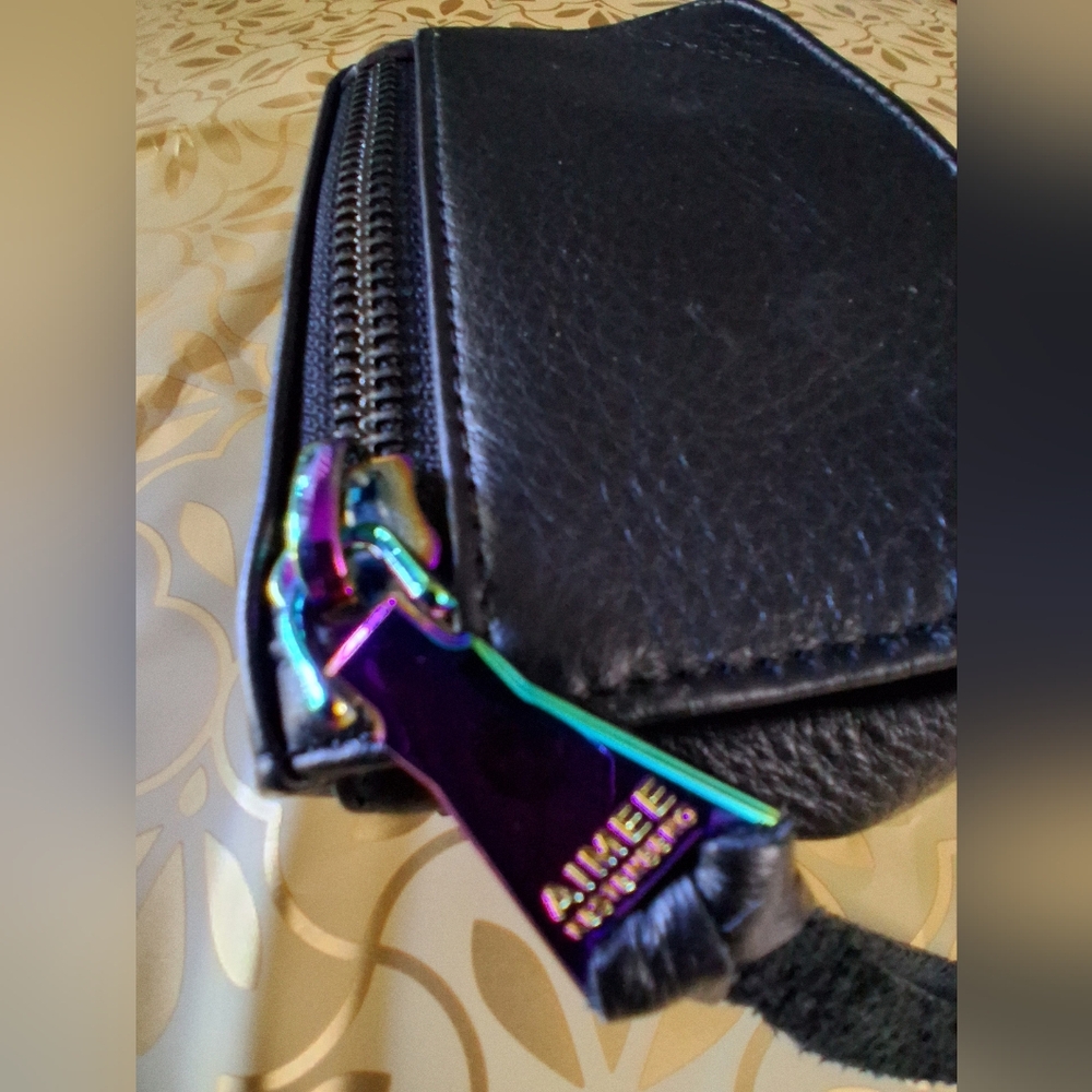 🔥NEW Aimee Kestenberg Black Leather Wristlet Crossbody Iridescent Zipper - Picture 4 of 15